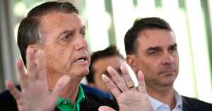 La Nación / Brasil: registran vivienda de Jair Bolsonaro y disponen uso de tobillera electrónica