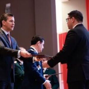 Presidente Peña lideró ceremonia de egresados del IAEE :: Presidencia de la República del Paraguay