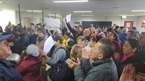 Asunción: funcionarios municipales exigen a interventor pago de millonaria deuda - ADN Digital