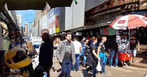 La Nación / Comercio de CDE registra más turistas argentinos atraídos por la diferencia de precios