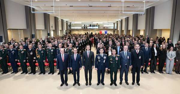 La Nación / Presidente Peña lideró ceremonia de egresados del IAEE