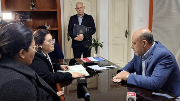 Prieto presiona, interventor sigue firme