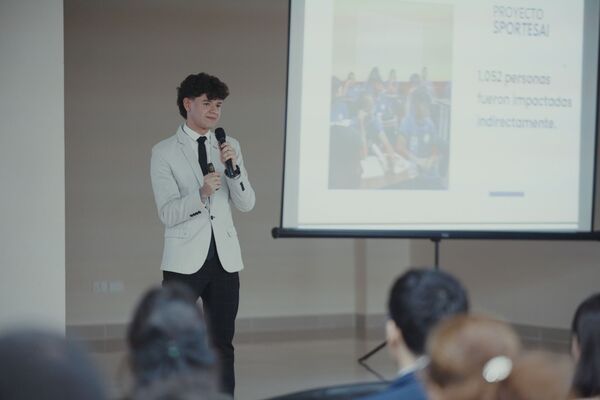 Fabrizio Peralta, paraguayo entre los mejores estudiantes del mundo