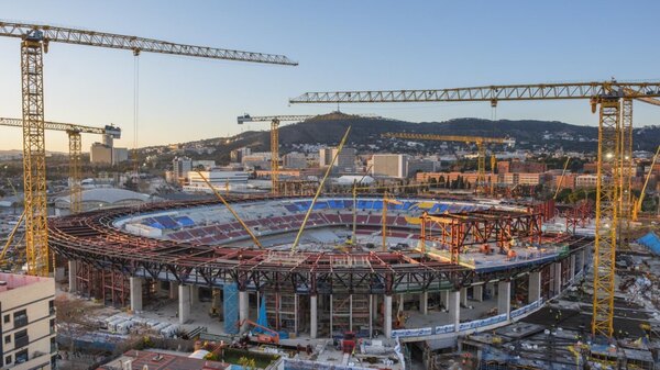 Versus / El Barça retrasa el regreso al Camp Nou y no jugará allí su Trofeo Gamper