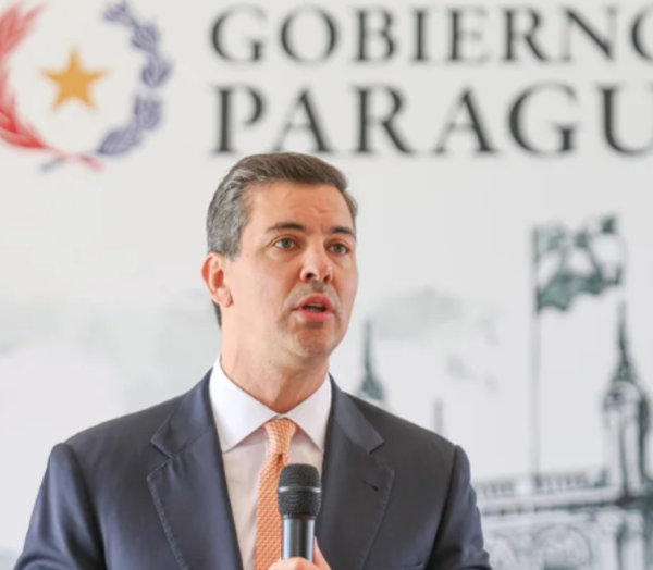 Santiago Peña admite que paro de transporte continúa y anticipa plan de contingencia