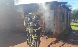 Vecinos incendiaron casa de malvivientes en Encarnación
