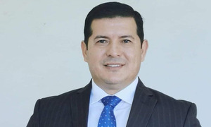 René Avalos denuncia irregularidad en renuncia: “Marcos Benítez ya no puede seguir como intendente” - OviedoPress