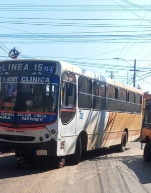 Motociclista perdió la vida tras ser arrollada por un colectivo - trece