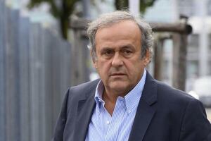 Roban una veintena de trofeos deportivos en la casa de Michel Platini - Fútbol Internacional - ABC Color