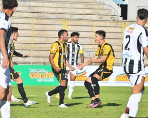 Versus / Doblete del 'Demonio' Bareiro y debut estelar de 'Tiburón' Torres en la Intermedia