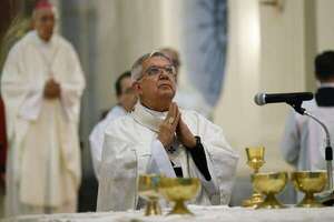 Mientras Peña defiende a Israel, Iglesia condena ataque a templo católico en Gaza - Nacionales - ABC Color