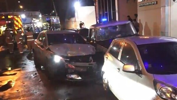 Cuádruple choque deja tres heridos y daños materiales en Asunción