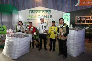 Visitantes de la Expo pueden ayudar a recicladores y ganar plantines en el stand de Itaipú - ADN Digital