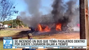 Se incendió un bus que transportaba 60 pasajeros