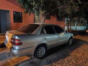 Video: “desvalijaron” un auto en plena calle del barrio Roberto L. Petit - Policiales - ABC Color