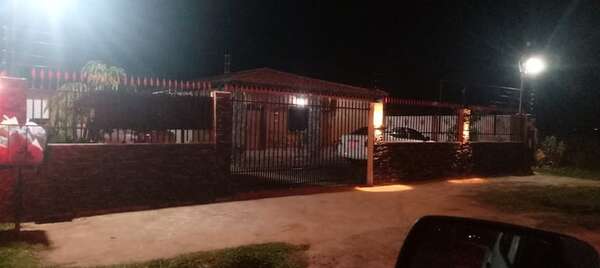 Violento asalto en Guarambaré: delincuentes armados irrumpieron en una vivienda - Policiales - ABC Color