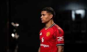 Diego León será titular con el equipo principal del Manchester United