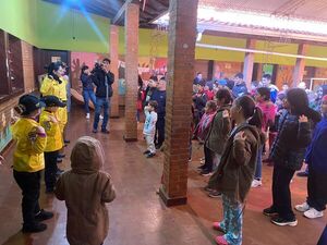Solidaridad que abriga: Bomberos voluntarios entregan donaciones en el Hogar Carita Feliz