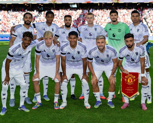Las buenas impresiones que dejó Diego León en su debut con Manchester United en amistoso