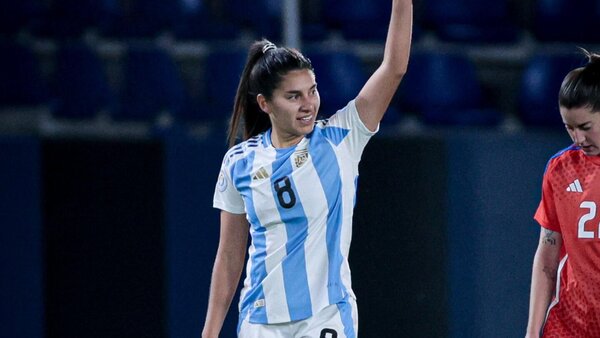 Argentina lidera el Grupo A y Uruguay elimina a Perú