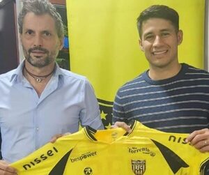 Tito Torres presentó su nuevo club: “Feliz por este paso”