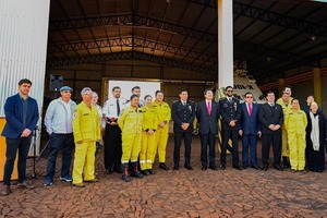 Bomberos de Hohenau reciben moderno camión donado por el Gobierno del Japón