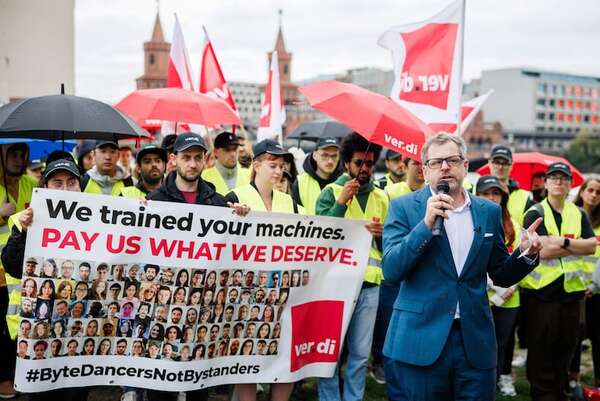TikTok enfrenta protestas en Alemania por despidos masivos de moderadores por avance de la IA - Tecnología - ABC Color