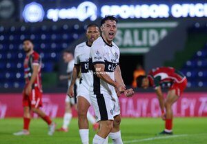 Versus / ¡Olimpia festeja en el estreno de Ramón Díaz!