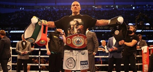 Versus / Usyk noquea a Dubois en Wembley y es campeón indiscutido de peso pesado