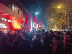 Incidentes en la Expo Paraguay 2025: Policía dispersa a la multitud con gases lacrimógenos  - Policiales - ABC Color