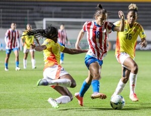 Albirroja femenina sufre dura caída ante Colombia en la copa - La Tribuna