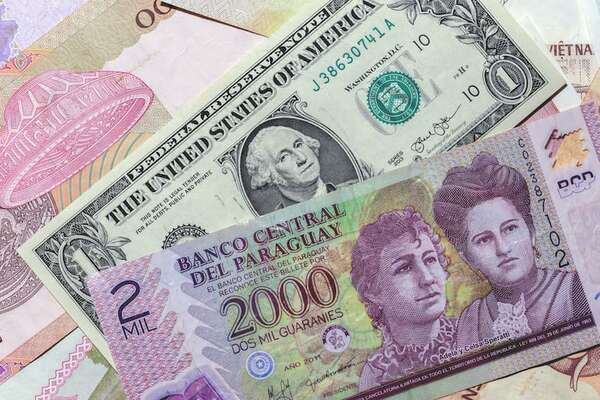 Guaraní gana terreno frente al dólar de forma temporal - Negocios - ABC Color