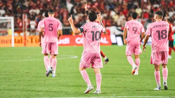 Un Messi estelar orquesta la goleada del Inter Miami