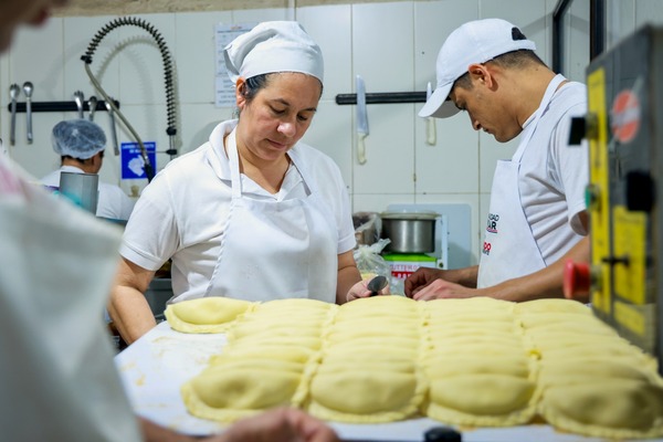 Mipyme gastronómica se empodera con formalización y empuje familiar en el sur del país - .::Agencia IP::.