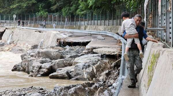 Ascienden a 17 los muertos por lluvias en Corea del Sur - Mundo - ABC Color