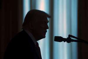 Un 56 % de estadounidenses desaprueba gestión migratoria de Trump, según encuesta - Mundo - ABC Color