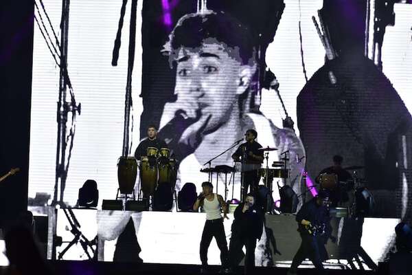 Luck Ra y Kchiporros protagonizan una fiesta desbordada en la Expo Paraguay ARP - Música - ABC Color