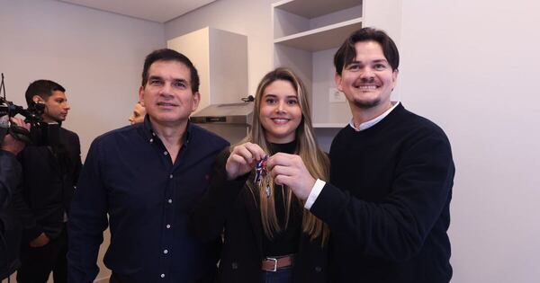 La Nación / Che Róga Porã 2.0: entregan primer departamento en Luque