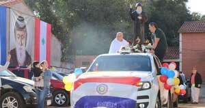 La Nación / Fieles celebraron hoy a San Charbel con procesión vehicular y varias actividades