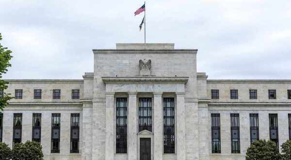 Nuevos arancelarios pueden retrasar la bajada de tasas de la Fed