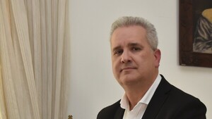 “Podría ser una estrategia de exilio dorado para Leite por parte de Peña”