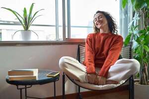 Minimalismo emocional: cómo soltar lo que te pesa y vivir con más claridad   - Estilo de vida - ABC Color