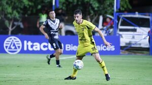 Histórico duelo en césped artificial