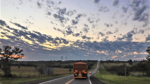 Amanecer fresco y tarde cálida a calurosa para este lunes