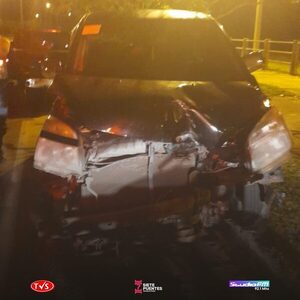 CONCEJAL DE CARMEN DEL PARANÁ PROTAGONIZA ACCIDENTE Y SE NIEGA A PRUEBA DE ALCOHOLEMIA - «TVS DIGITAL»