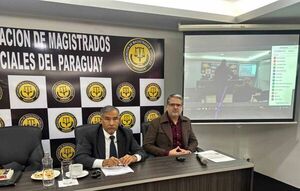 Ministro Ramírez Candia abordó la legalidad de la prueba en el proceso penal ante magistrados y abogados