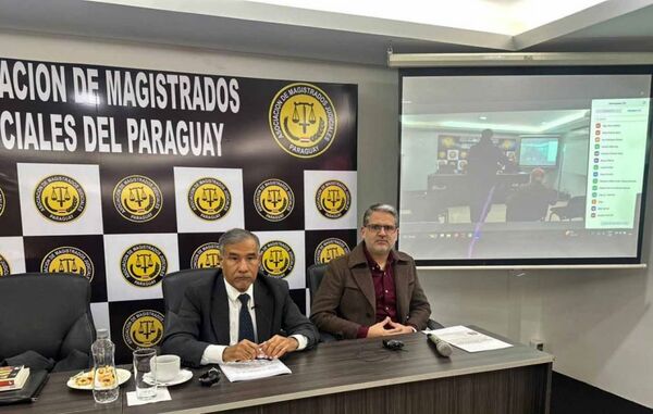 Ministro Ramírez Candia abordó la legalidad de la prueba en el proceso penal ante magistrados y abogados