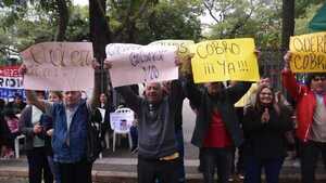 Víctimas de la mafia de los pagarés siguen su calvario en Tribunales
