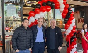 Pizza Hut celebró la inauguración de su sucursal número 31 en Plaza Norte, Limpio