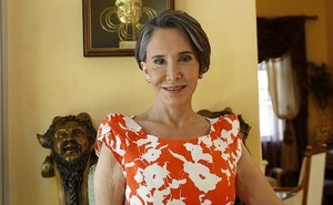 "Doña Florinda" arremete contra serie sobre "Chespirito" - Portal Digital Cáritas Universidad Católica